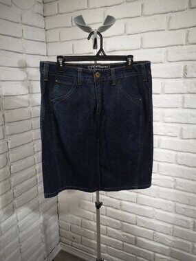 Levi Strauss Signature Ladies Size 12 Dark Wash Zipper & Button Denim Skirt